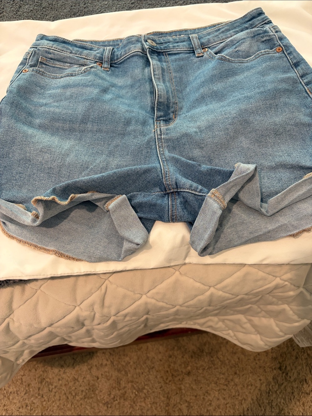 American Eagle Mom Stretch Denim Cuffed Jean Shorts